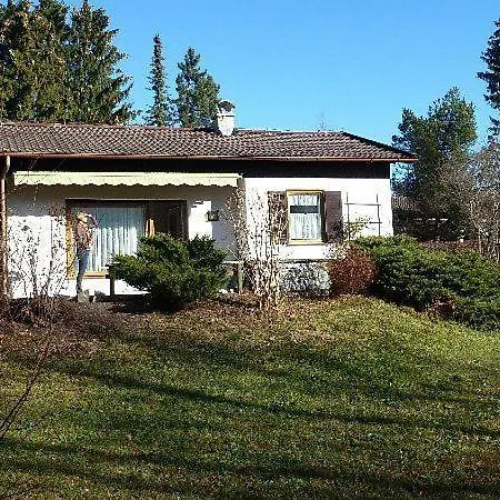 Hébergement de vacances Mit Terrasse, Garage Und Hobbyraum *